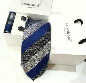 Top Quality Ties Come With Pocket Sqsquare
