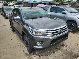 Toyota Hilux 2018 Gray