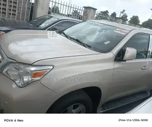 Lexus GX 460 2012 Gold