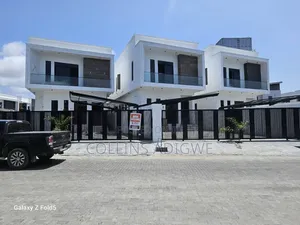 5bdrm Duplex in Orchid Road, Chevron for sale