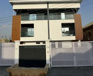 5bdrm Duplex in Adeniyi Jones Ikeja for sale