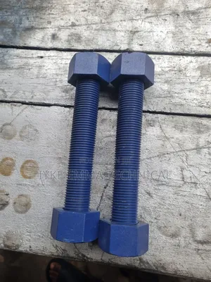Stud Bolt and Nut 1 1/4 X 200 B7 Stud Bolts