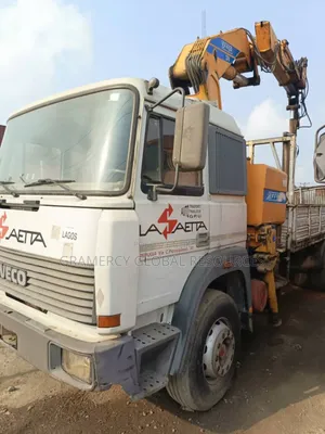 Foreign Used 18 Tons Hiab Crane Self Loader for Sale