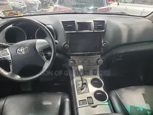 Toyota Highlander Limited 3.5l 4WD 2013 Silver
