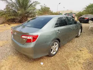 Toyota Camry SE 4dr Sedan (2.5L 4cyl 6A) 2013 Gray