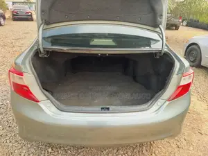 Toyota Camry SE 4dr Sedan (2.5L 4cyl 6A) 2013 Gray
