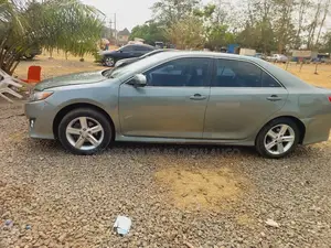Toyota Camry SE 4dr Sedan (2.5L 4cyl 6A) 2013 Gray
