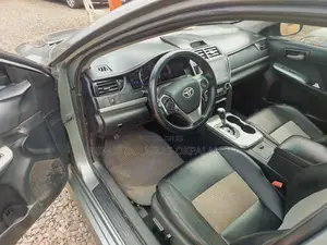 Toyota Camry SE 4dr Sedan (2.5L 4cyl 6A) 2013 Gray