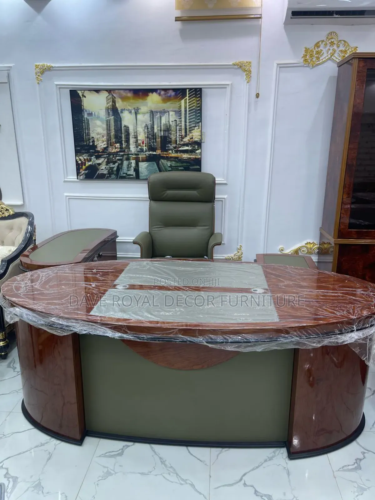 Classic Unique Executive Boss Office Table