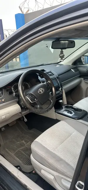Toyota Camry LE 4dr Sedan (2.5L 4cyl 6A) 2014 Blue