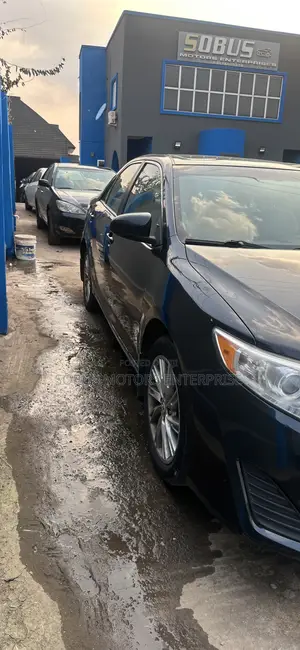 Toyota Camry LE 4dr Sedan (2.5L 4cyl 6A) 2014 Blue