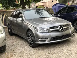 Photo - Mercedes-Benz C300 2008 Gray