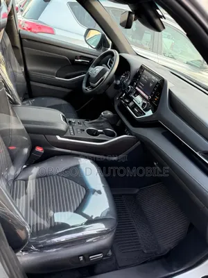 Toyota Highlander XSE 2022 Silver