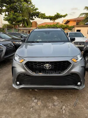 Toyota Highlander XSE 2022 Silver