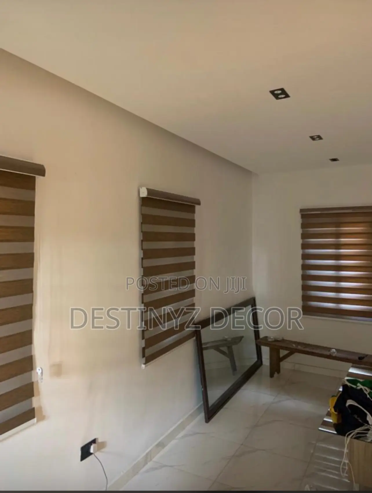 Uncluttered Window Blinds