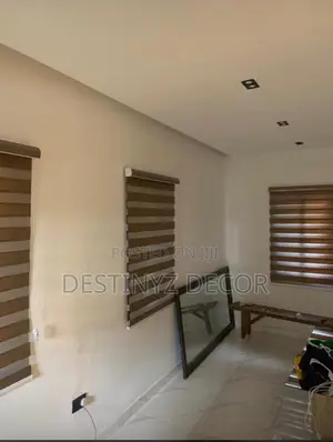 Uncluttered Window Blinds