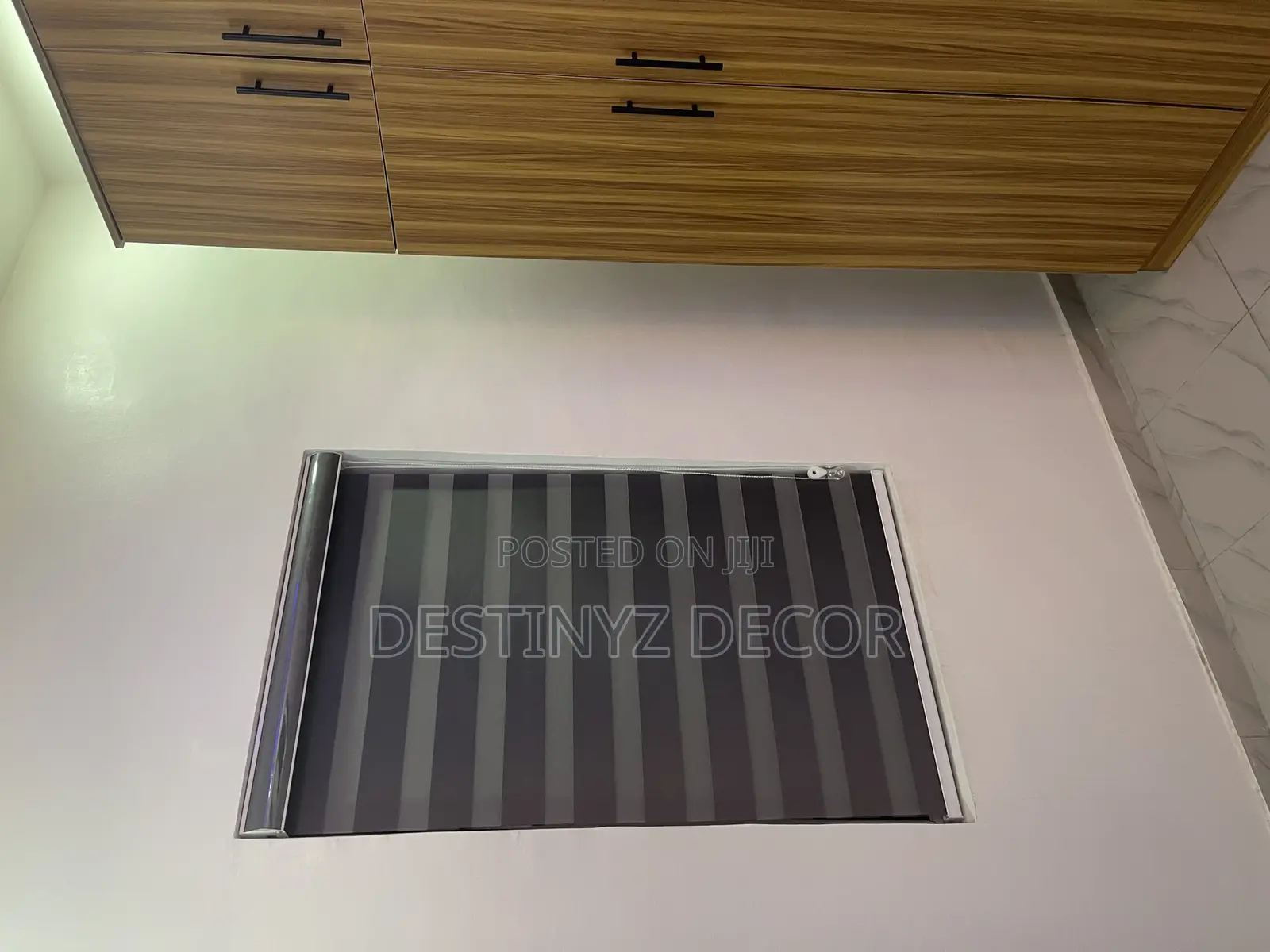 Uncluttered Window Blinds