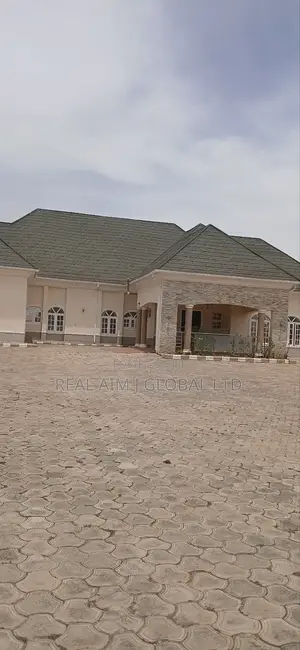4 Bedroom Short Let at Gold and Base Jos South Rayfield