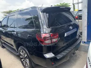 Toyota Sequoia Platinum 4dr SUV 4WD (5.7L 8cyl 6A) 2015 Black