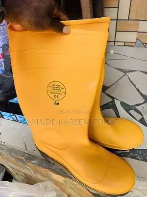 Safety Rainboot With Hard Tip Toe