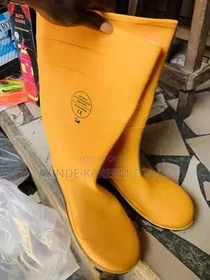 Safety Rainboot With Hard Tip Toe