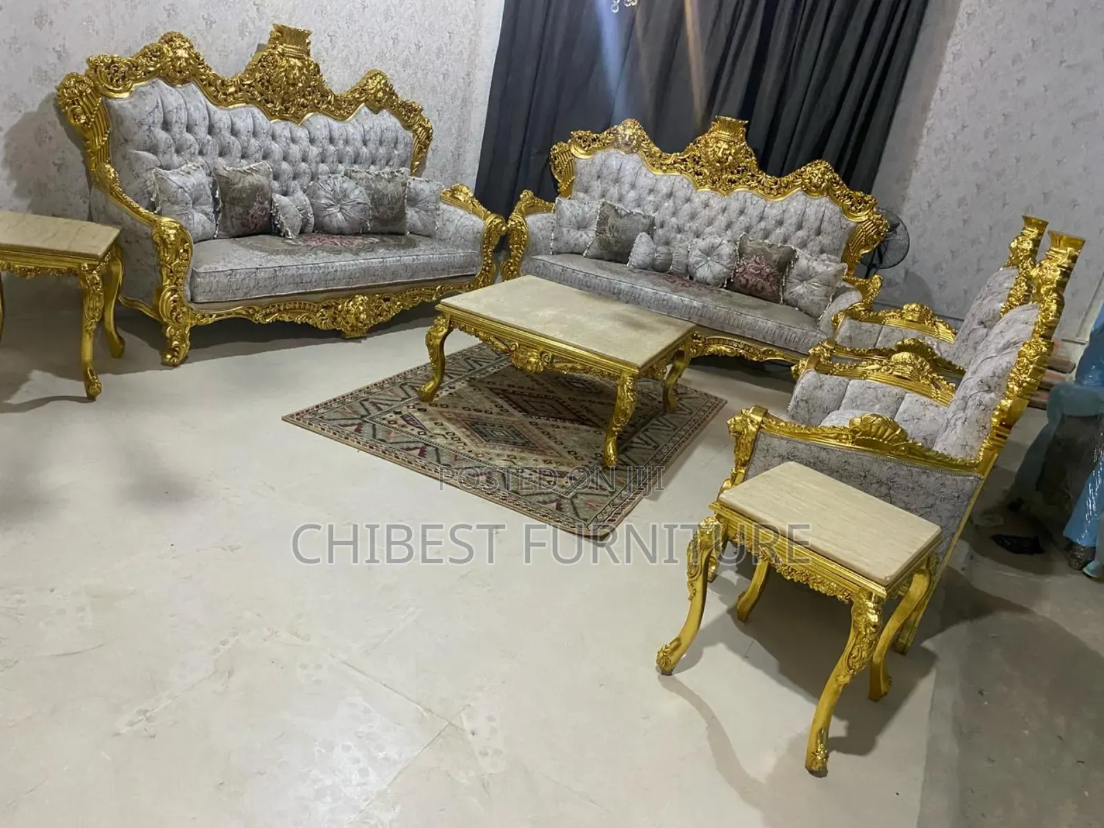 High Quality Foreign Seven Seaters Royal Chairs.