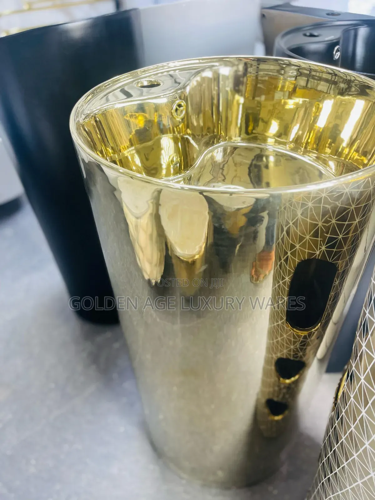 Executive Gold Standing Basin