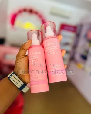 Photo - Skin By Zaron Brightening & Exfoliating Glow Face Wash