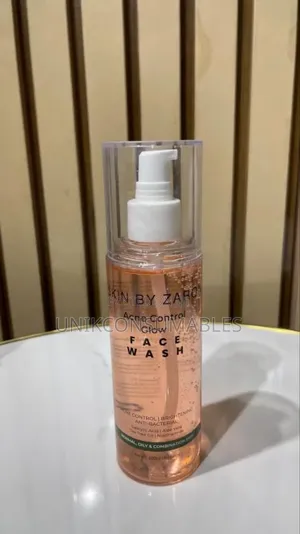 Photo - Skin By Zaron Acne Control Glow Face Wash 200 Ml