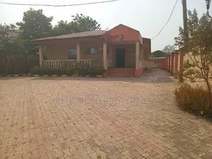Photo - 4bdrm Bungalow in Onireke, Ibadan for rent