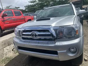 Toyota Tacoma Access Cab V6 Automatic 2011 Silver