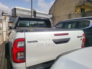 New Toyota Hilux 2025 White