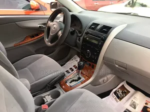 Toyota Corolla 2010 Silver