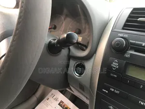 Toyota Corolla 2010 Silver