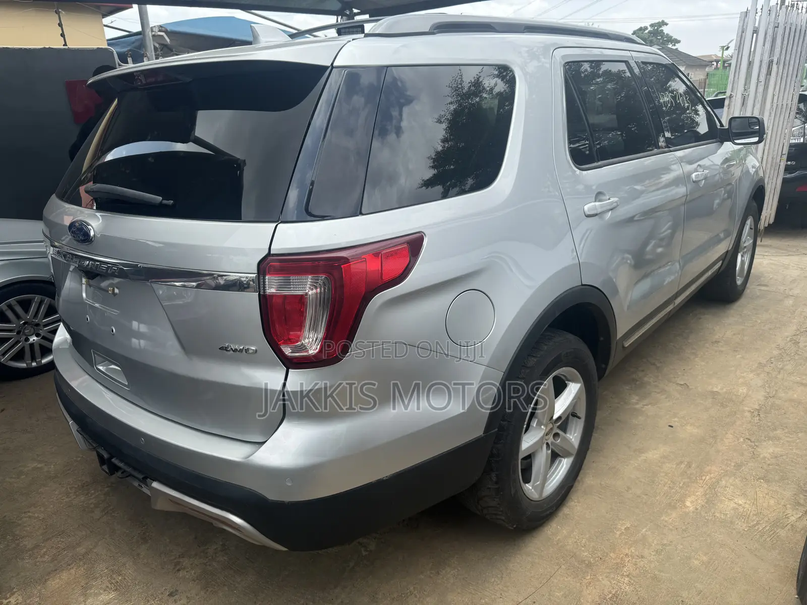 Ford Explorer 2018 Silver
