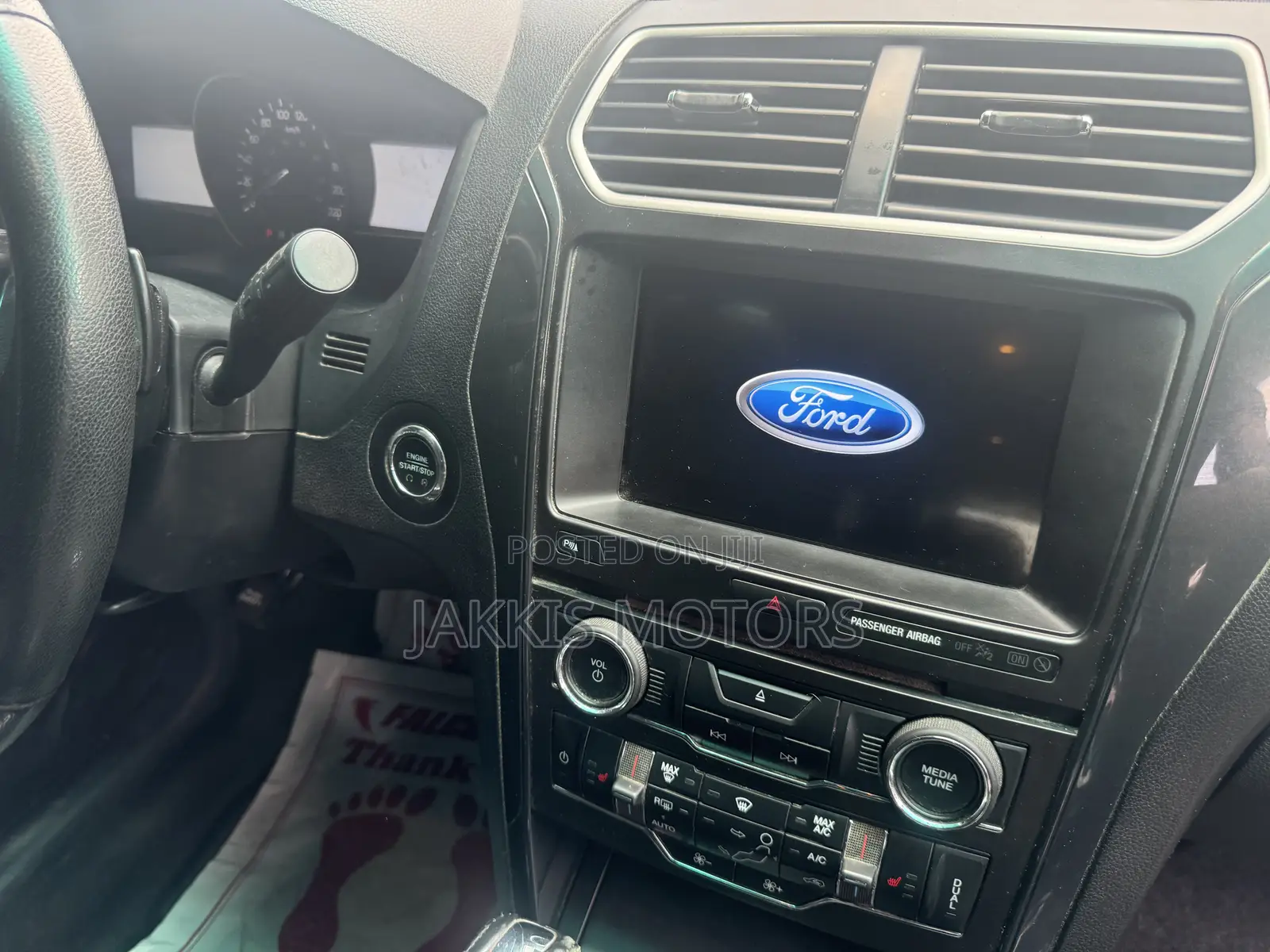 Ford Explorer 2018 Silver