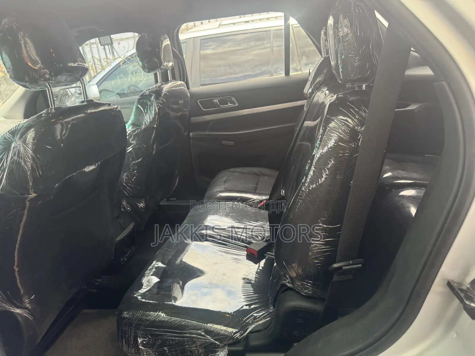 Ford Explorer 2018 Silver