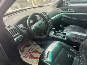 Ford Explorer 2018 Silver