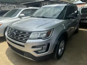 Ford Explorer 2018 Silver