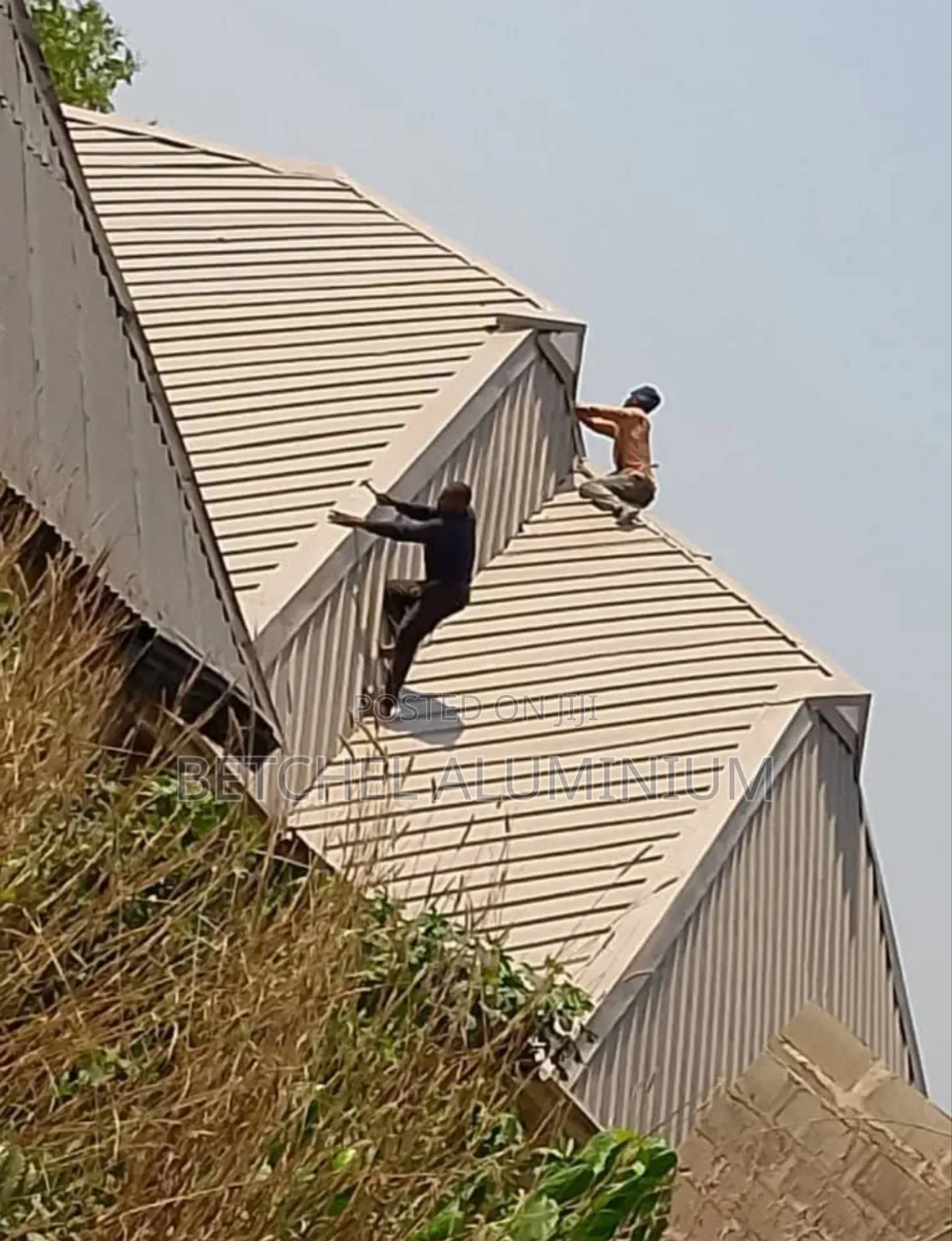 Long Span Beige Color Professional Installer
