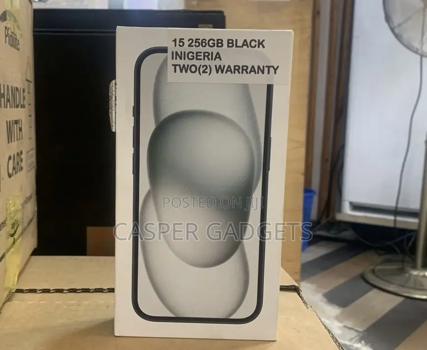 New Apple iPhone 15 256 GB Black