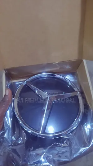 Mercedes-Benz Front Grill Star Logo