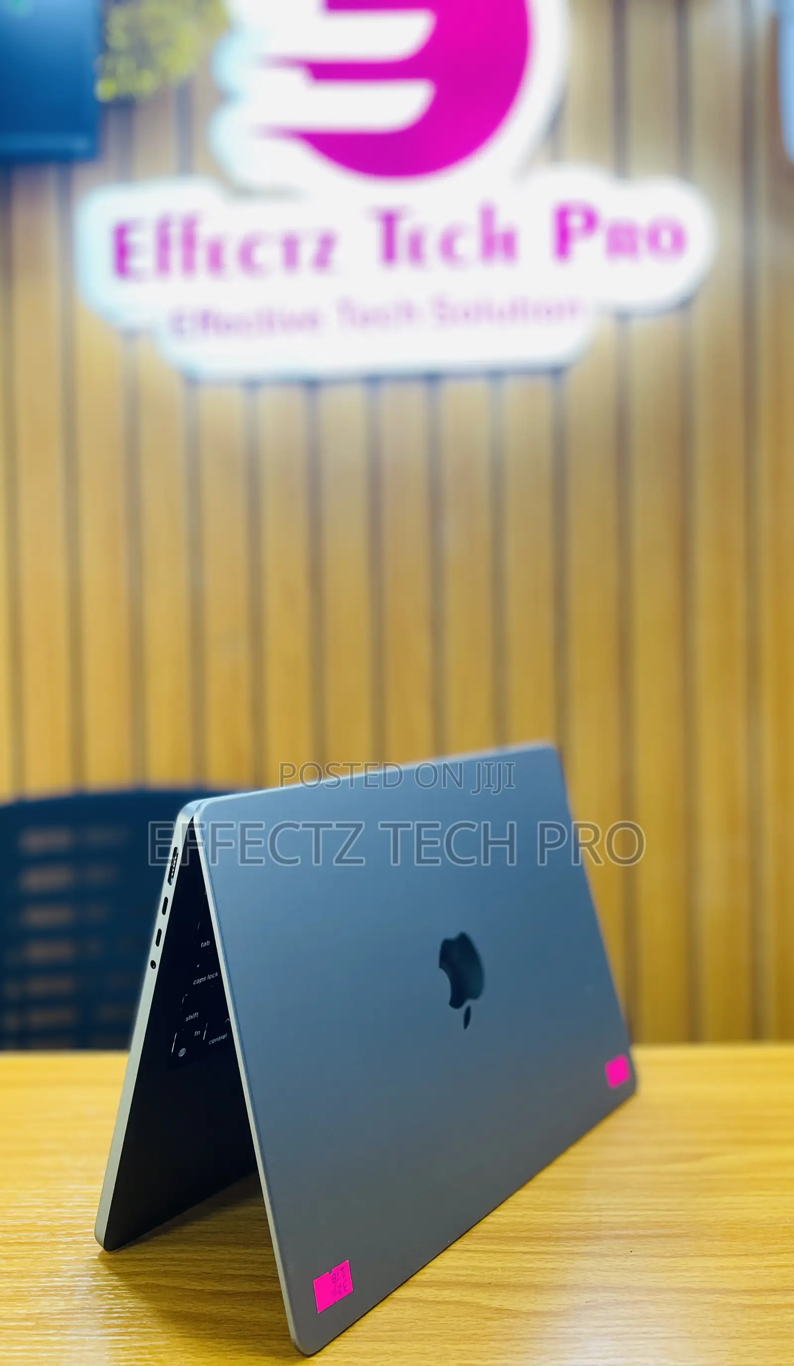Laptop Apple MacBook Pro 32GB Apple M1 Pro SSD 1T
