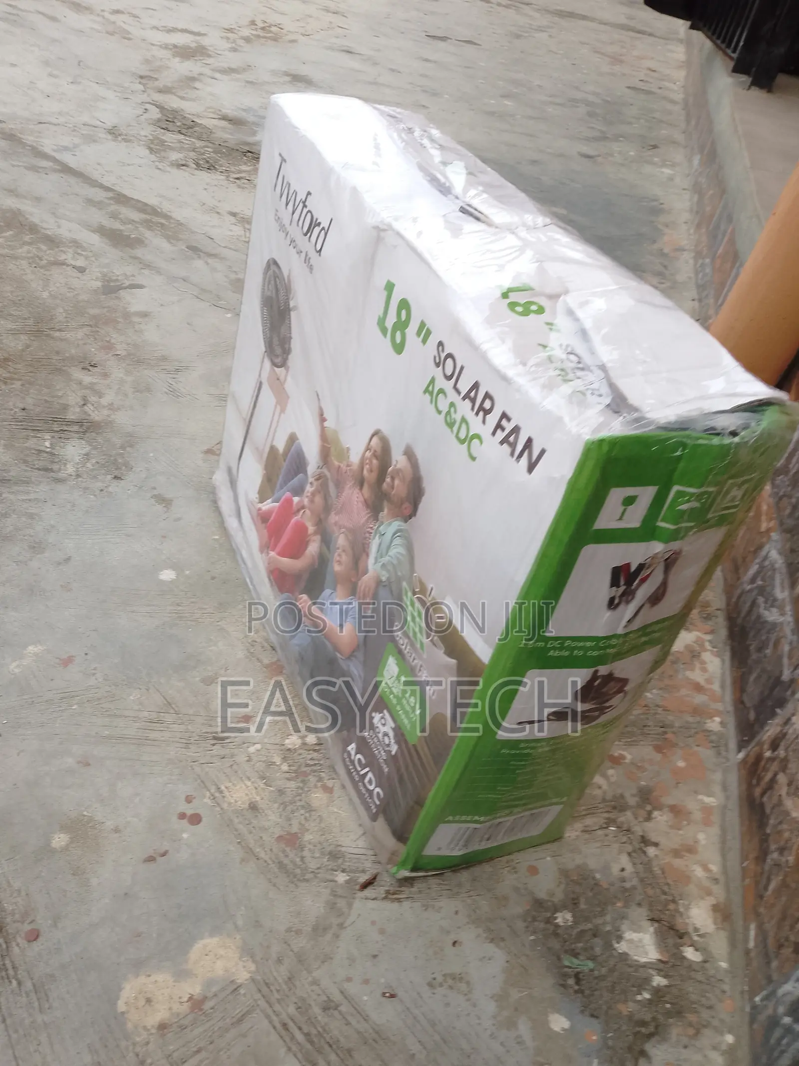 New in Twyford 18" Rechargeable Fan With Solar Panel Ac/Dc