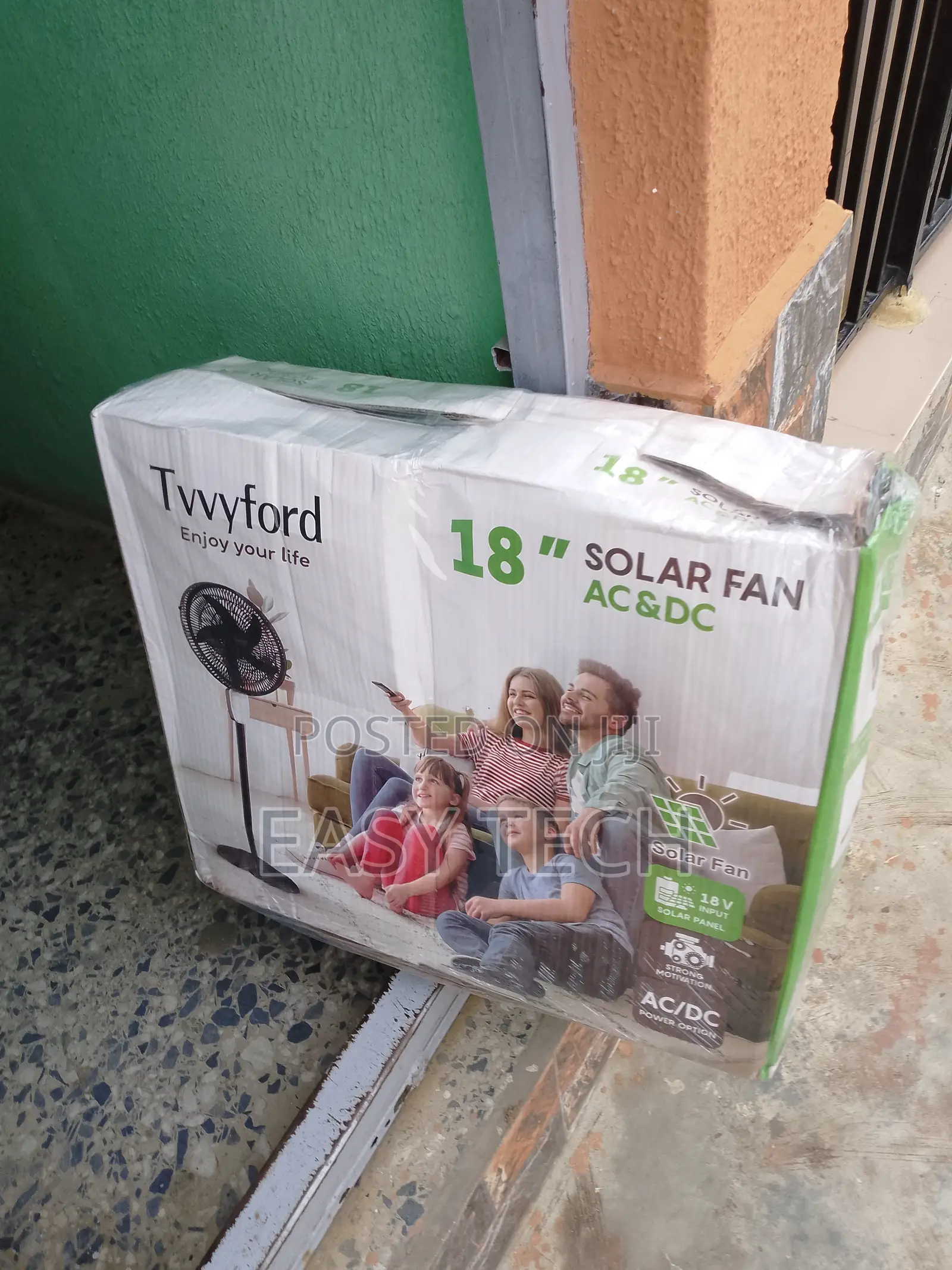 New in Twyford 18" Rechargeable Fan With Solar Panel Ac/Dc