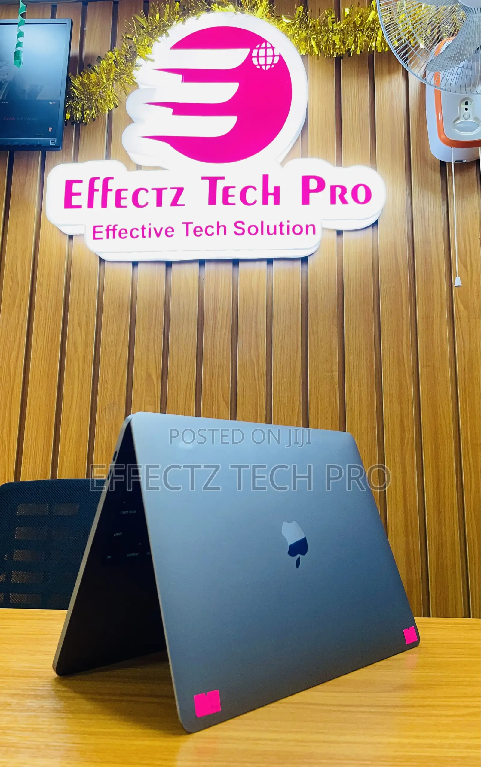Laptop Apple MacBook 2020 16GB Intel Core I7 SSD 1T