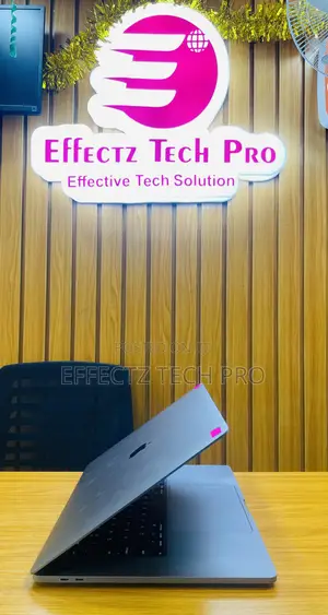 Laptop Apple MacBook Pro 2019 16GB Intel Core i9 SSD 1T