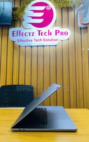 Laptop Apple MacBook Pro 2019 32GB Intel Core i9 SSD 1T