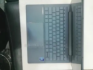 Laptop HP Dragonfly G3 16GB Intel Core I7 SSD 512GB