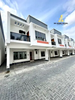4bdrm Townhouse/Terrace in Osapa london for sale